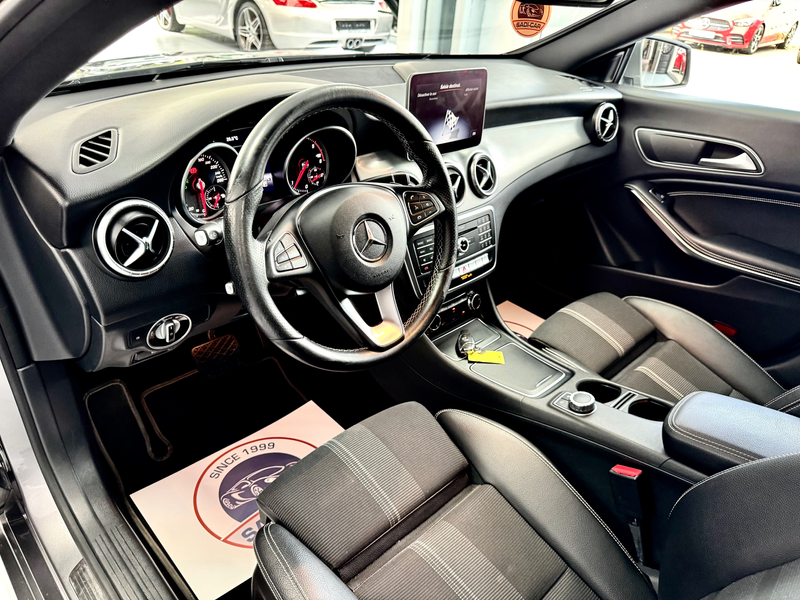 Mercedes-Benz CLA 180 d 110cv Shooting Brake - PACK URBAN — photo 8