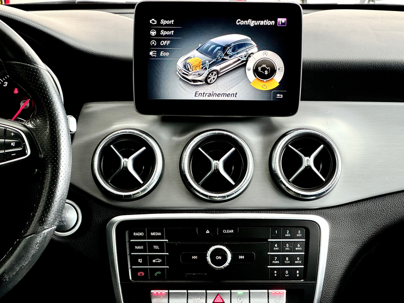 Mercedes-Benz CLA 180 d 110cv Shooting Brake - PACK URBAN — photo 13