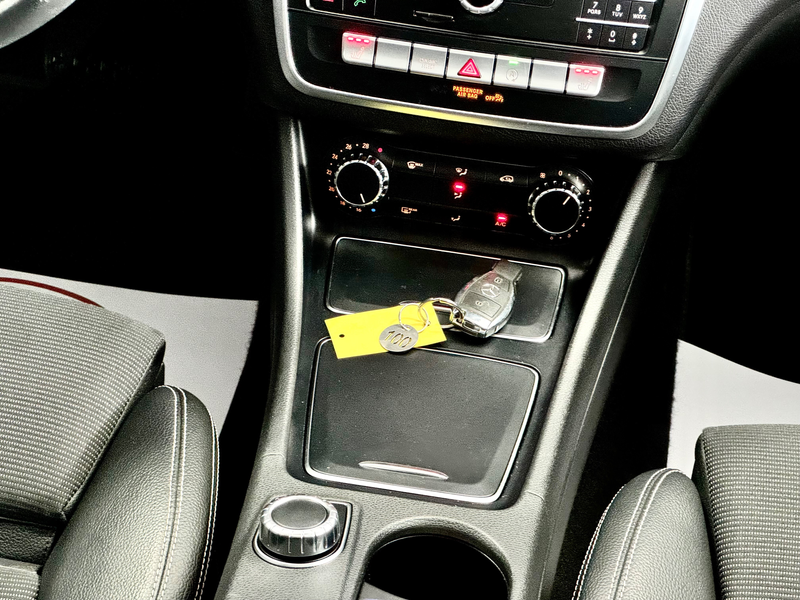 Mercedes-Benz CLA 180 d 110cv Shooting Brake - PACK URBAN — photo 14