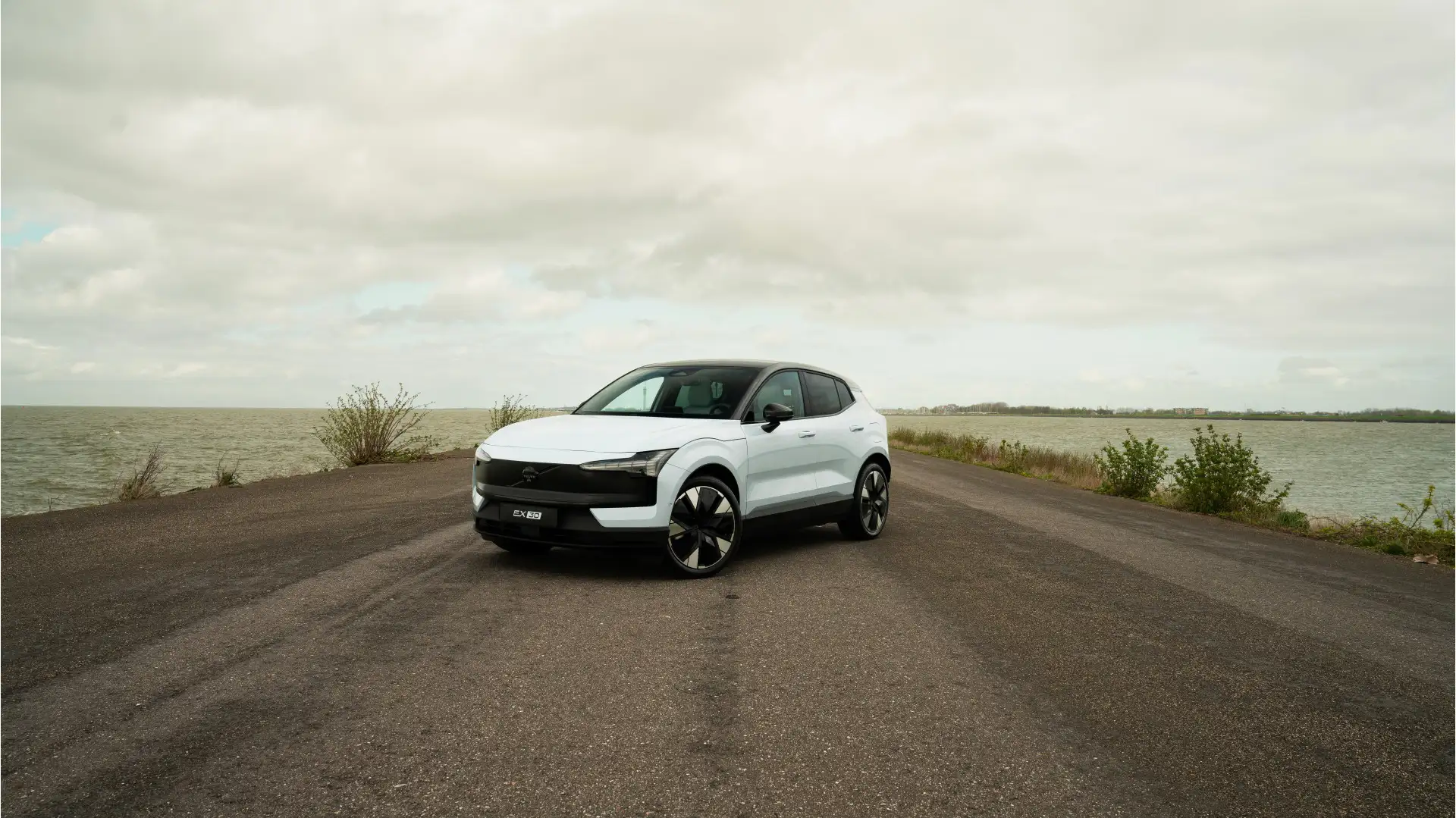 Volvo EX30 Twin Motor Performance Ultra 69 kWh / Black Sheep Blauw - 2