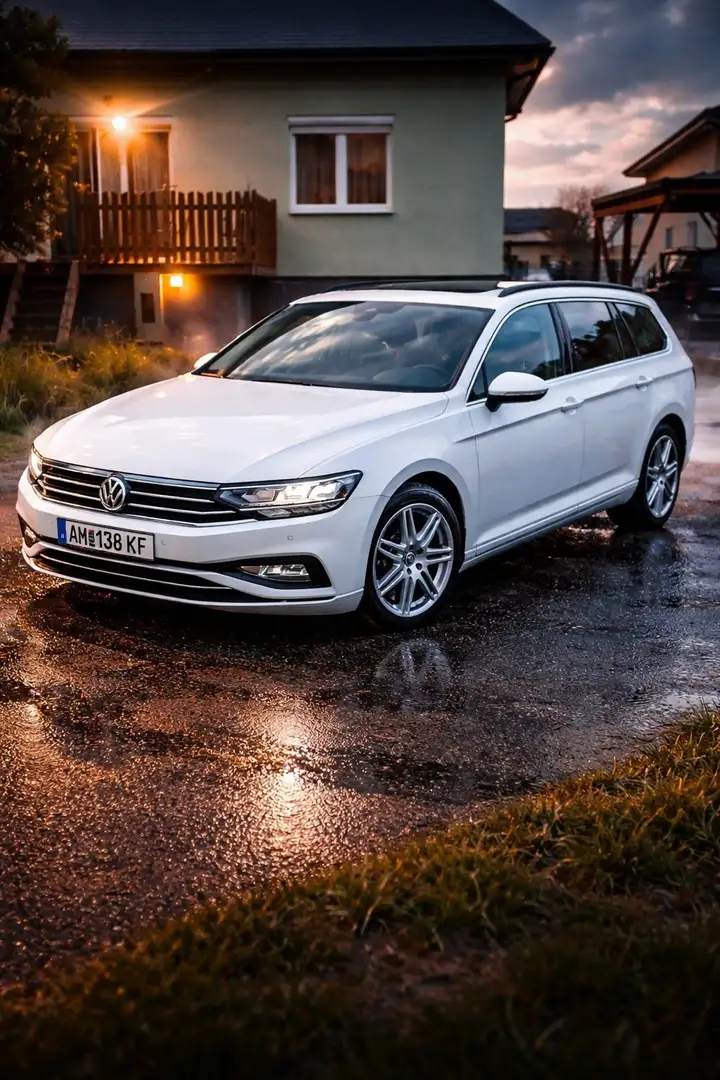Volkswagen Passat 2.0 TDI SCR DSG Business - 1