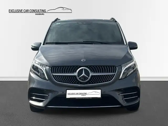 Mercedes-Benz 250 view 2
