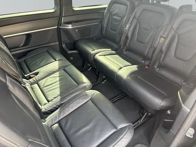 Mercedes-Benz 250 view 9