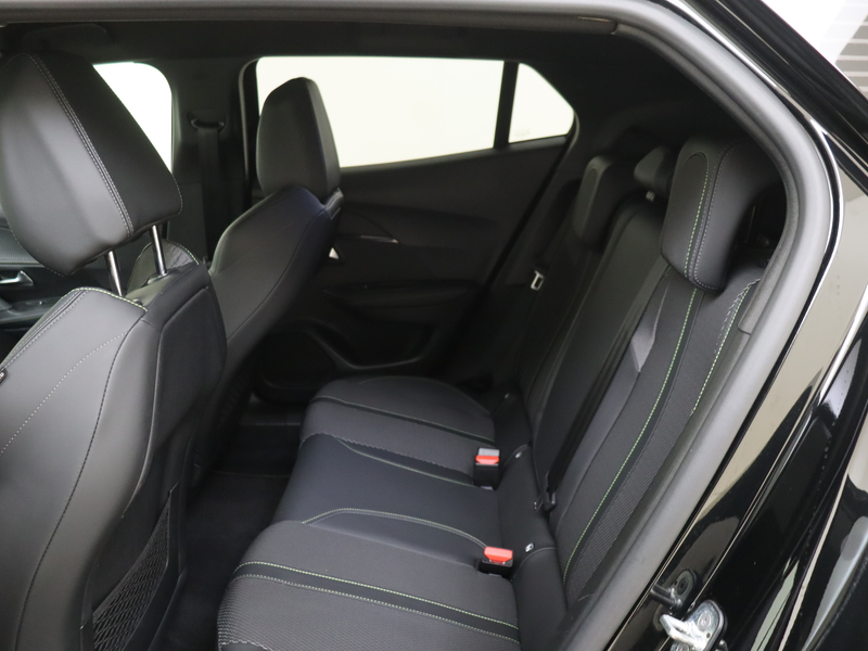 Peugeot e-2008 EV GT 54 kWh | Long Range | Camera | Adaptive Crui — photo 12