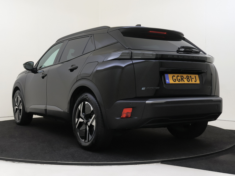 Peugeot e-2008 EV GT 54 kWh | Long Range | Camera | Adaptive Crui — photo 4