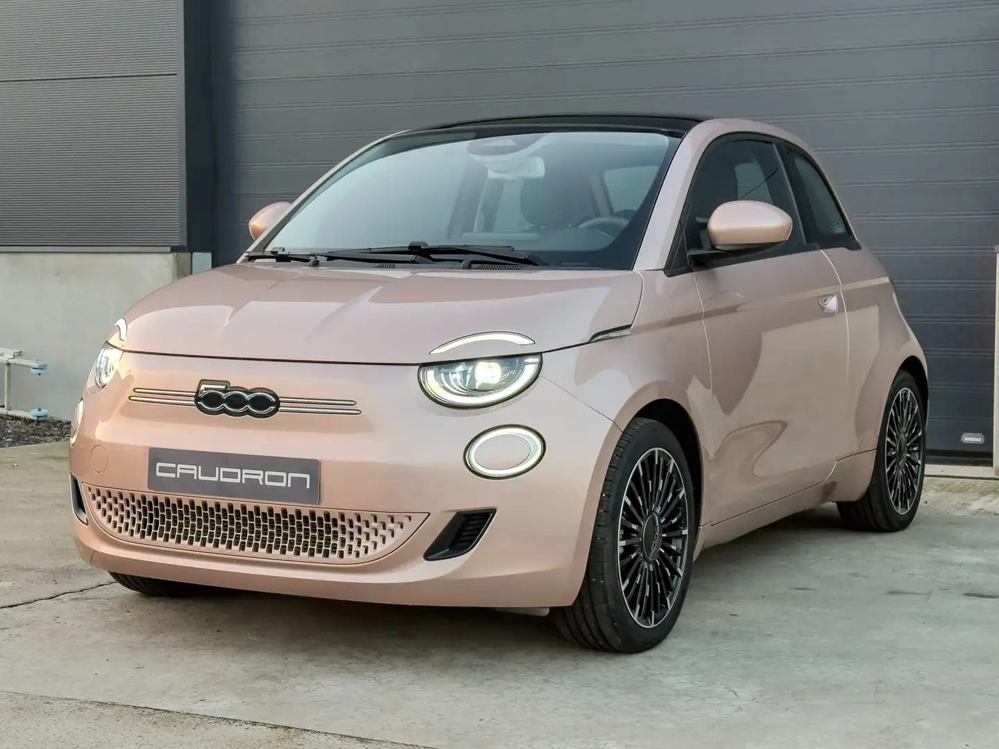 Fiat 500e 87 kW Icone Plus / Panoramisch / Carplay / Garant Or - 1