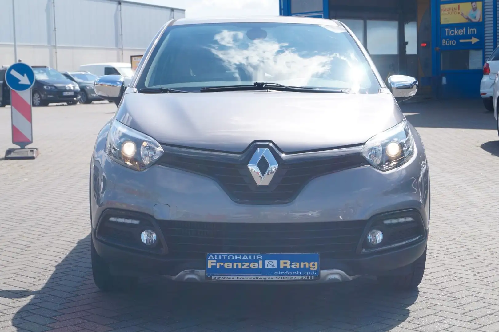 Renault Captur Dynamique *1.Hand*Navi*PDC*SHZ*Tempomat* Silber - 2