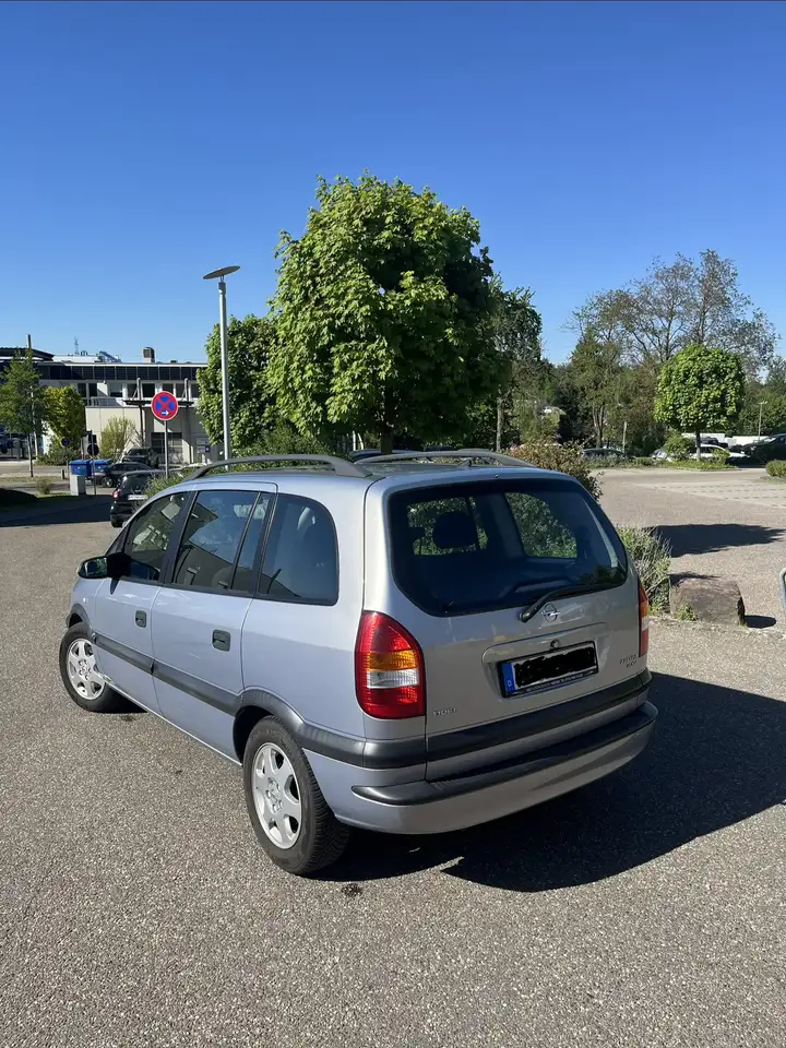 Opel Zafira 1.8 Elegance, foto 4