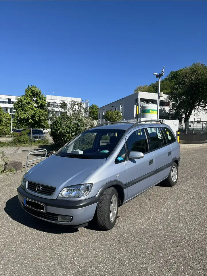 Opel Zafira 1.8 Elegance, foto 3