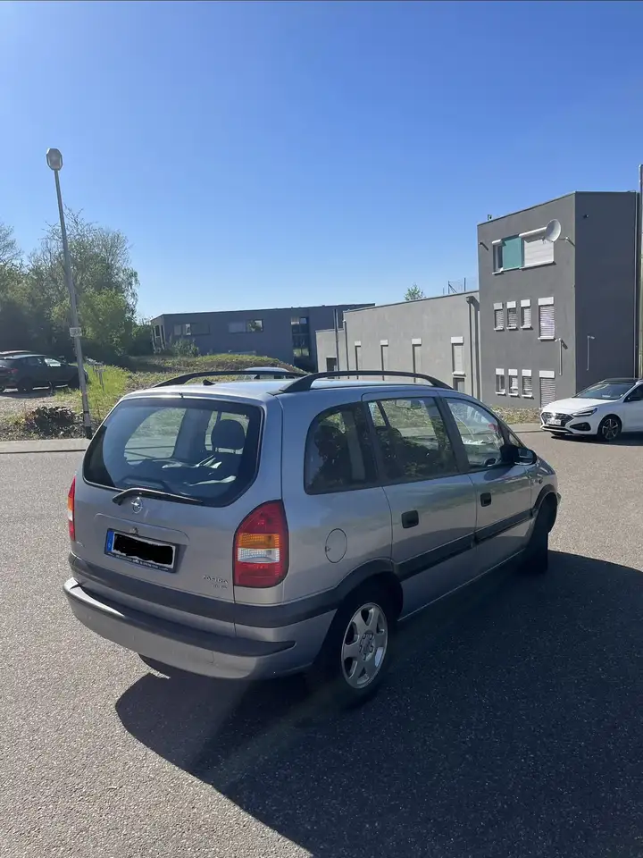 Opel Zafira 1.8 Elegance, foto 2