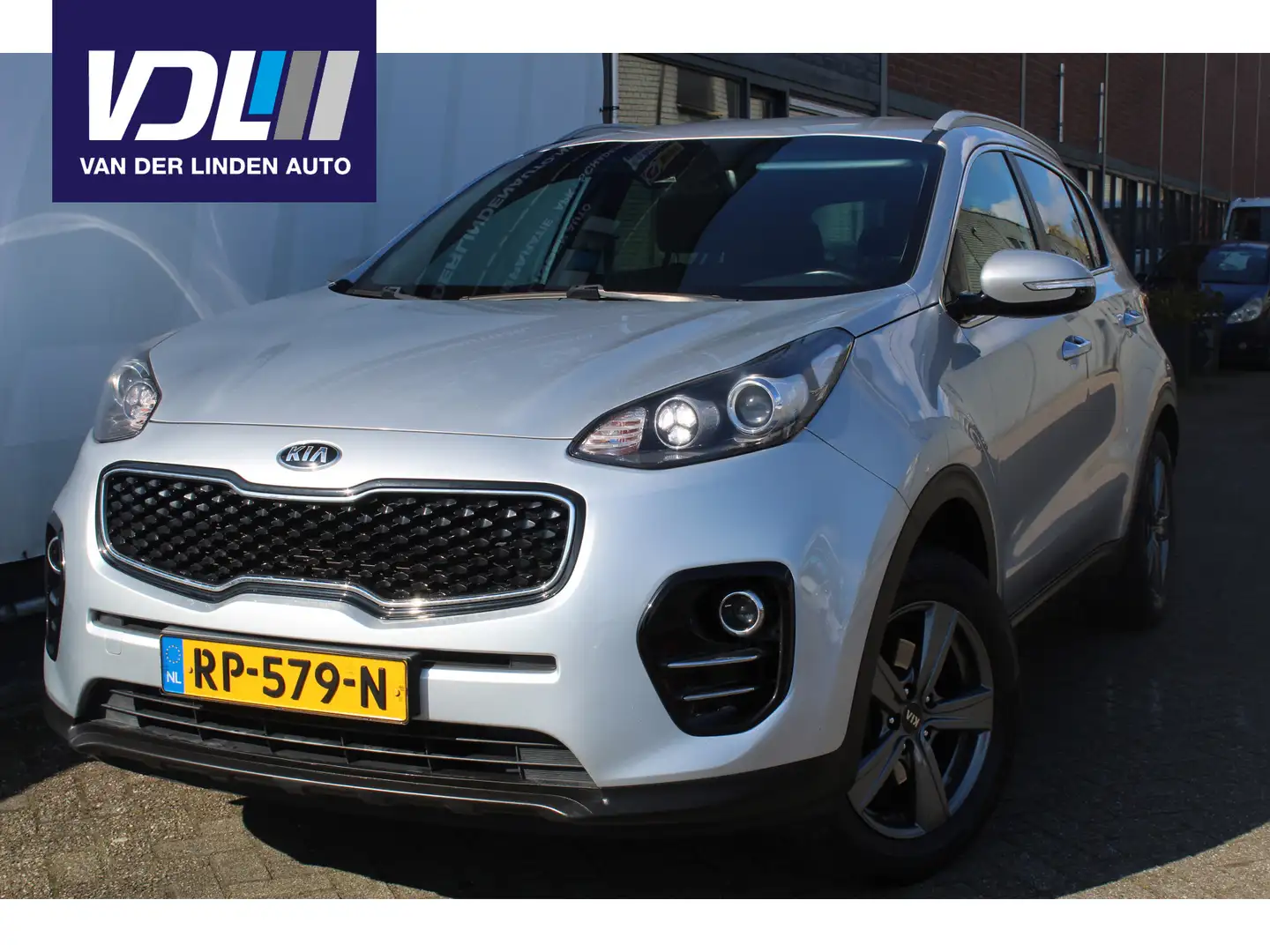 Kia Sportage 1.6 GDI DynamicLine Trekhaak / Navi / Camera / App Grijs - 1
