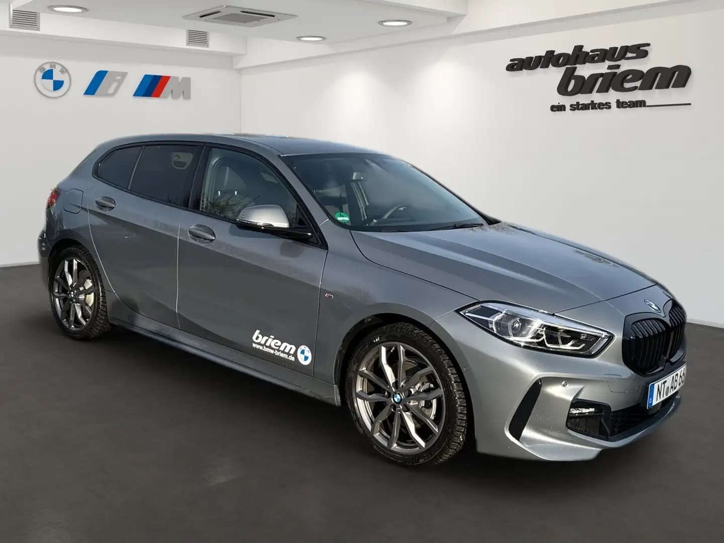 BMW 118 d M Sportpaket, ABVERKAUFSPREIS Gris - 2