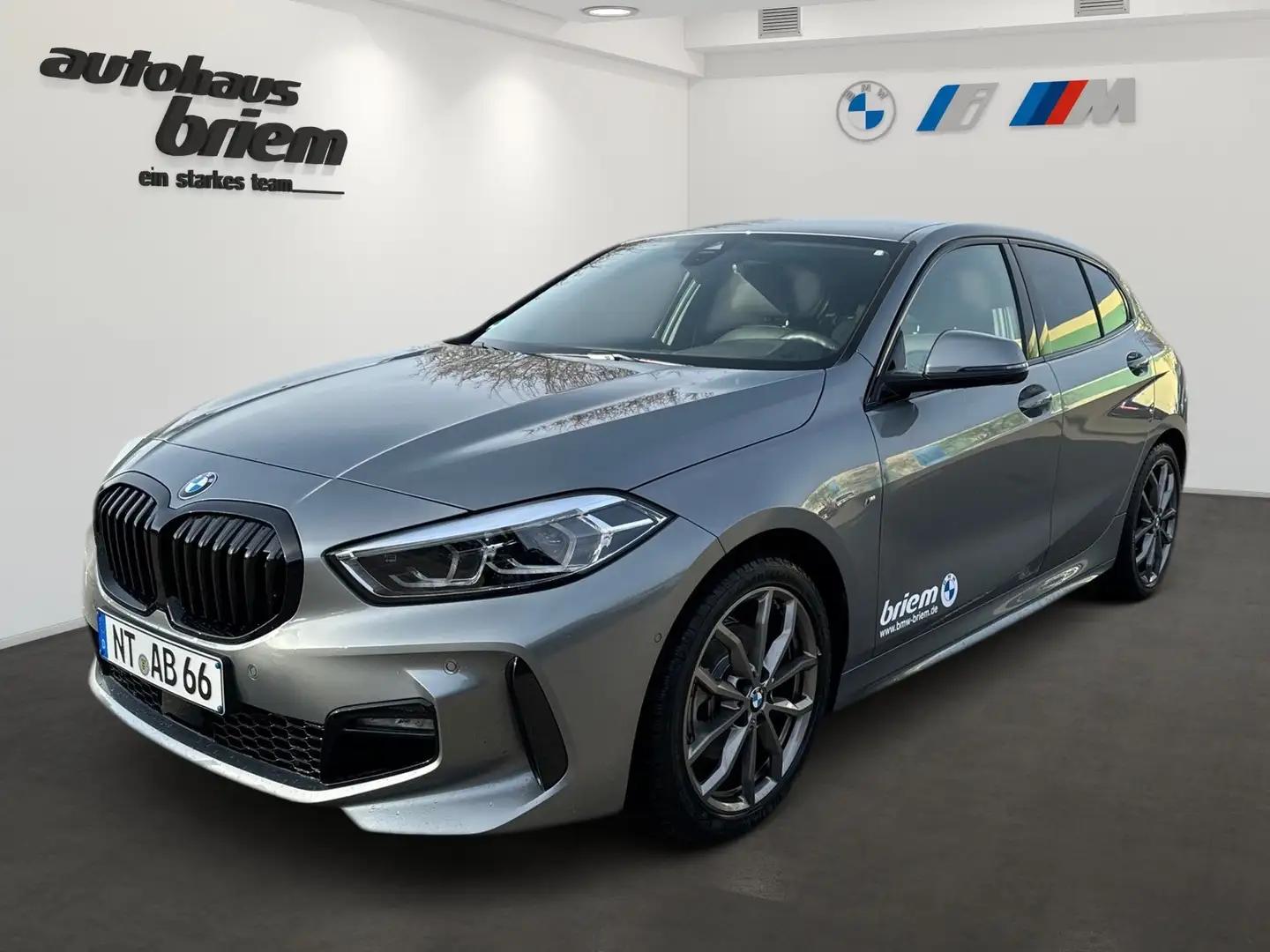 BMW 118 d M Sportpaket, ABVERKAUFSPREIS Gris - 1