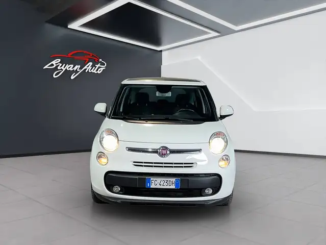 Fiat 500l view 2