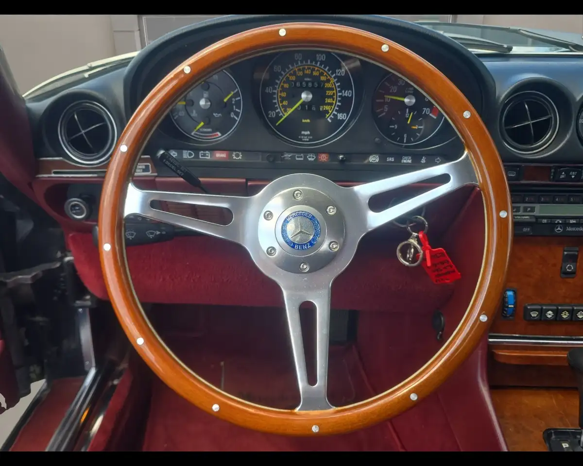 Mercedes-Benz Mercedes 560 SL – ASI, INTERNI ROSSI, foto 11