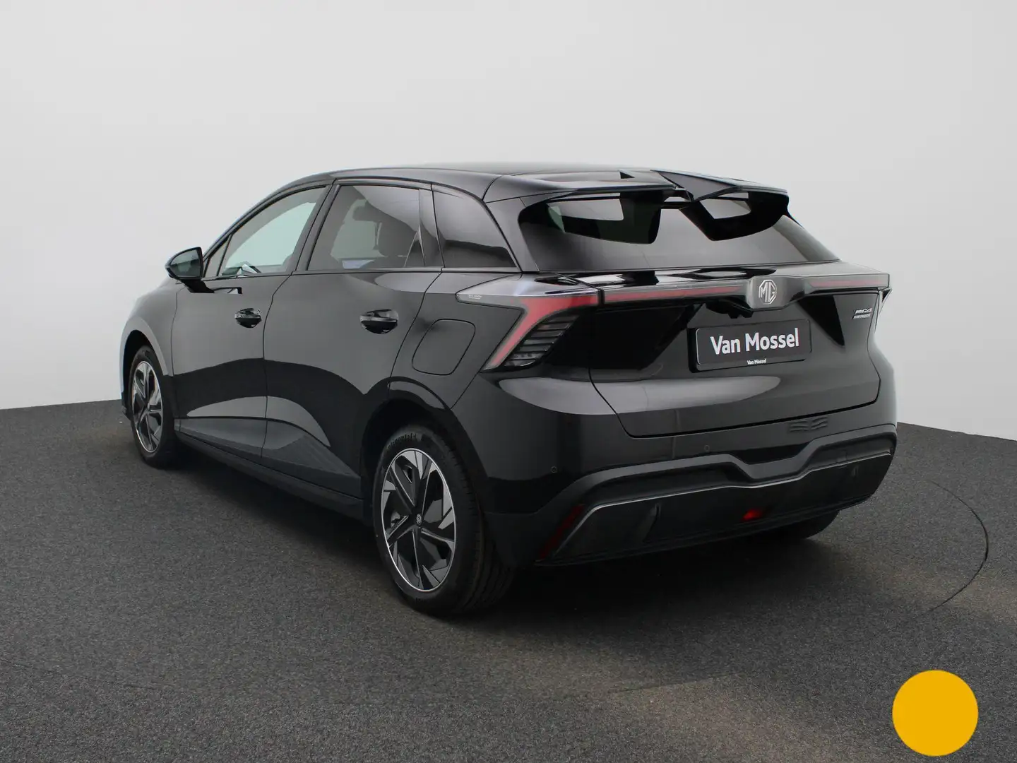 MG MG4 64 kWh Luxury Zwart - 2