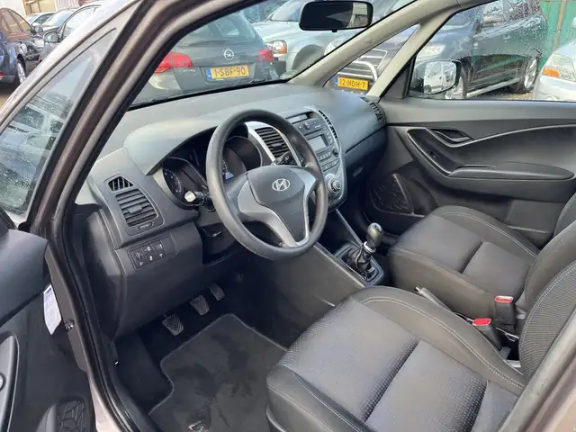 Hyundai Ix20 view 5