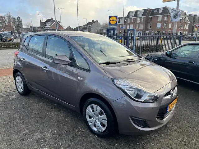 2012 Hyundai Ix20 in Brown for sale