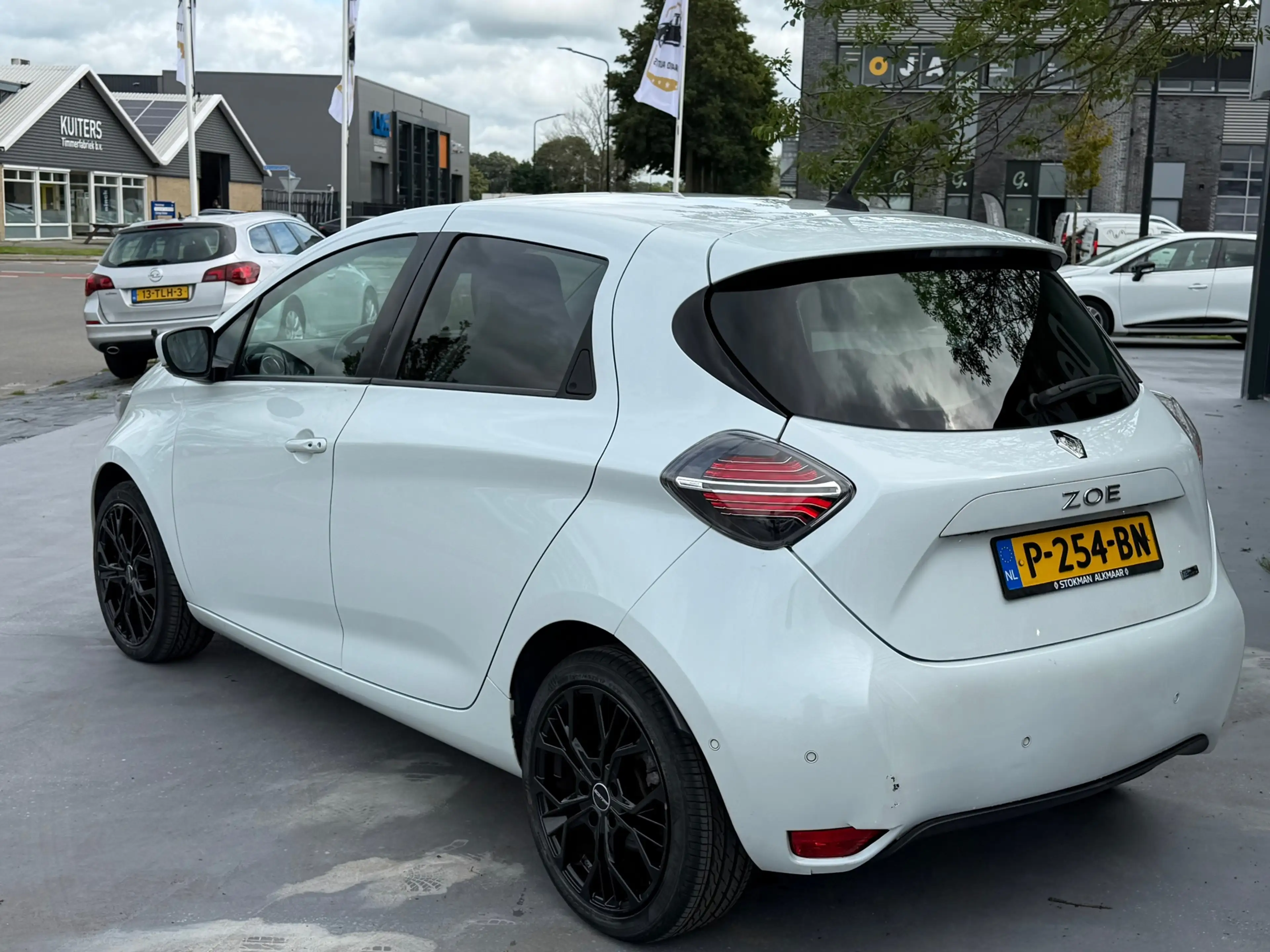 Renault ZOE R135 Intens 52 kWh /airco/cruise/navi/camera/PDC/ — photo 2