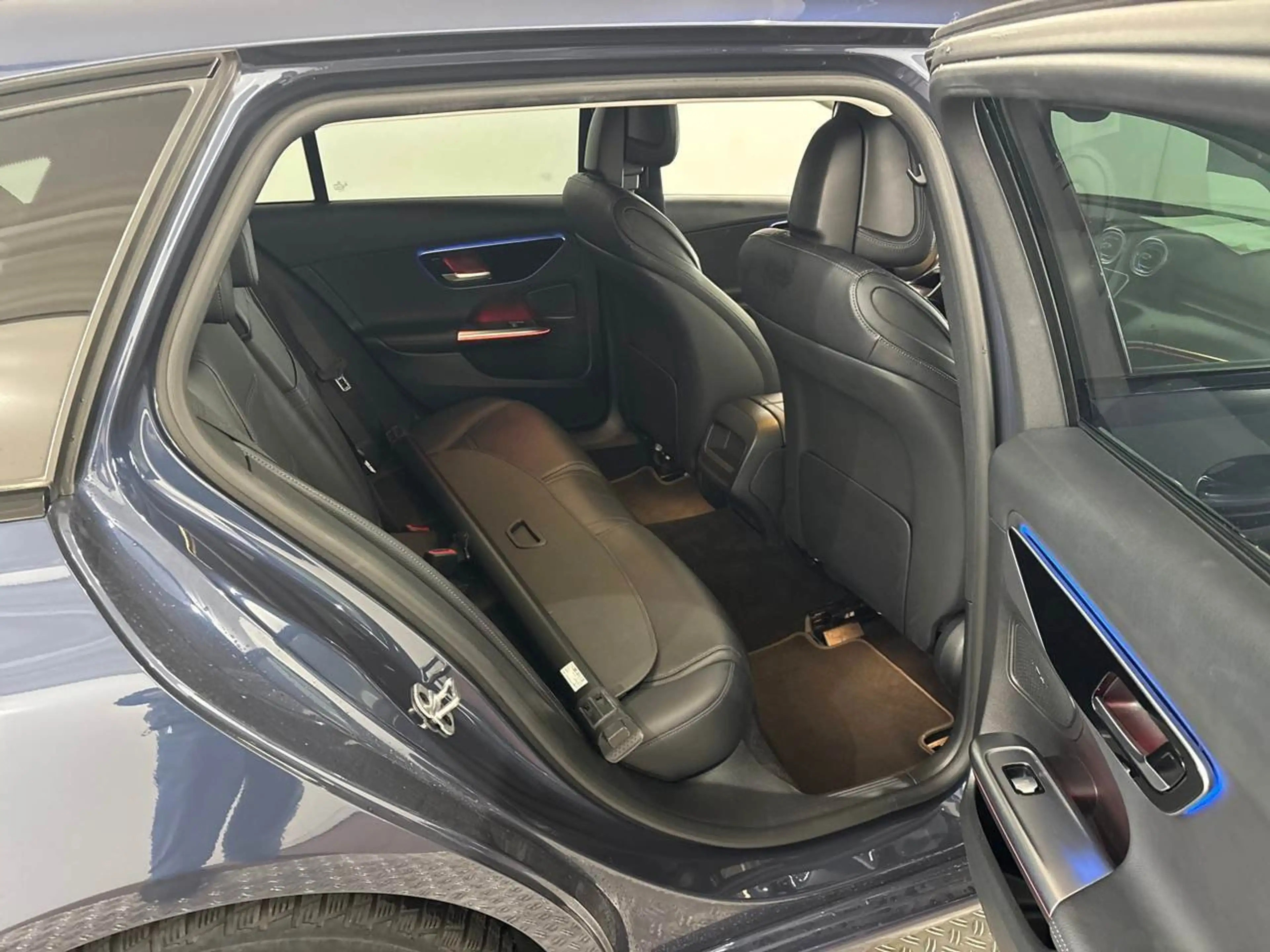 Mercedes-Benz C 220 d T Avantgarde El.Heckkl. Key LED Lane — photo 12