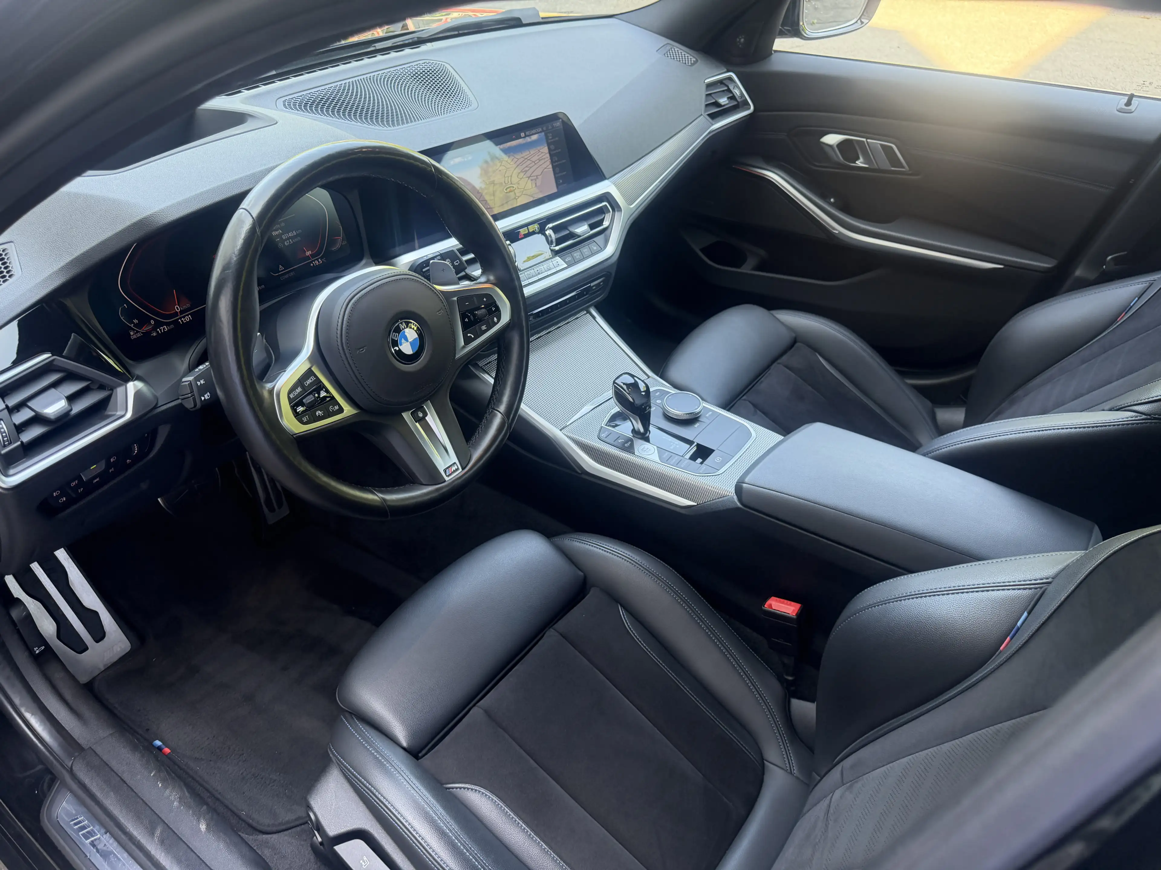 BMW 330 D xDrive M-Sport LED Live-Cockpit HuD H&K — photo 12
