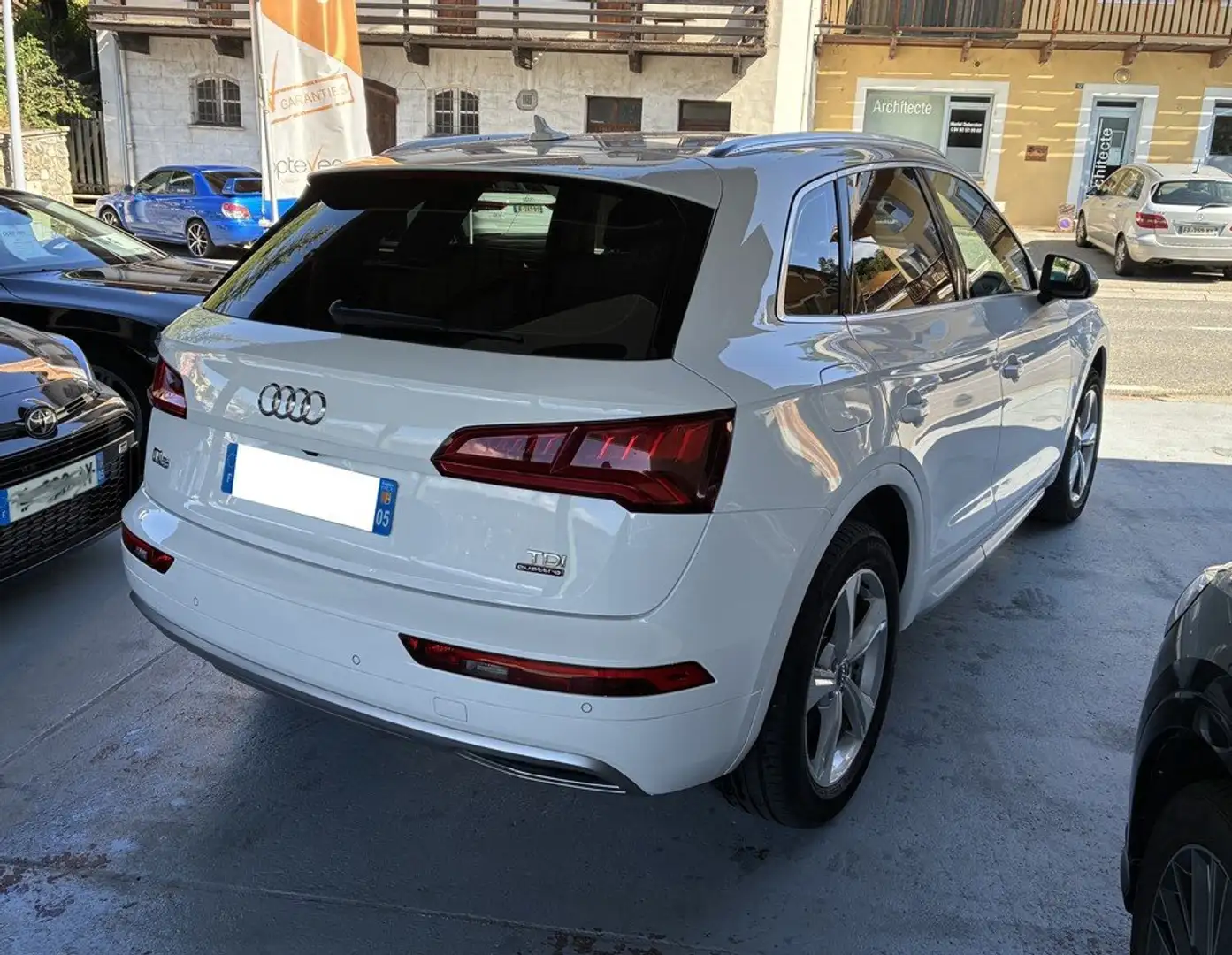 Audi Q5 2.0 TDI 190Ch DESIGN LUXE QUATTRO STRONIC7 Weiß - 2