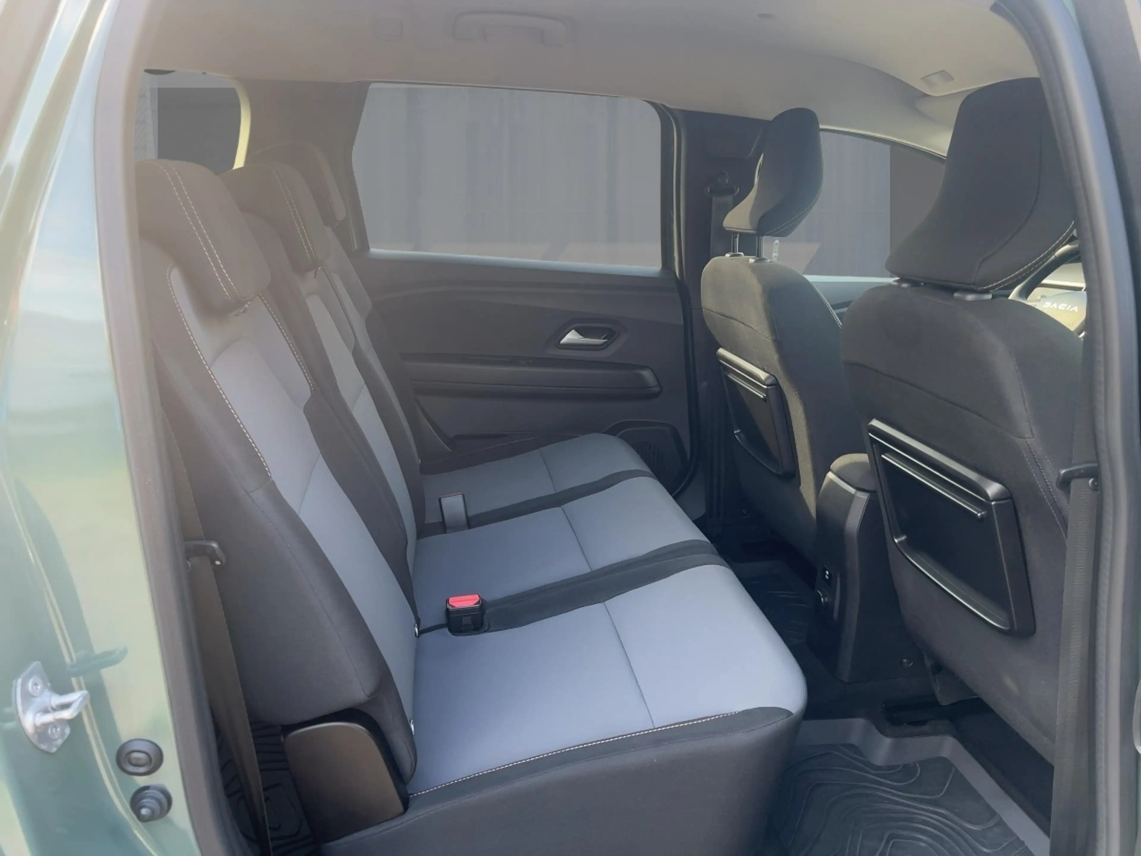 Dacia Jogger 1.0 TCe 110 EXTREM + 7-Sitzer . — photo 9