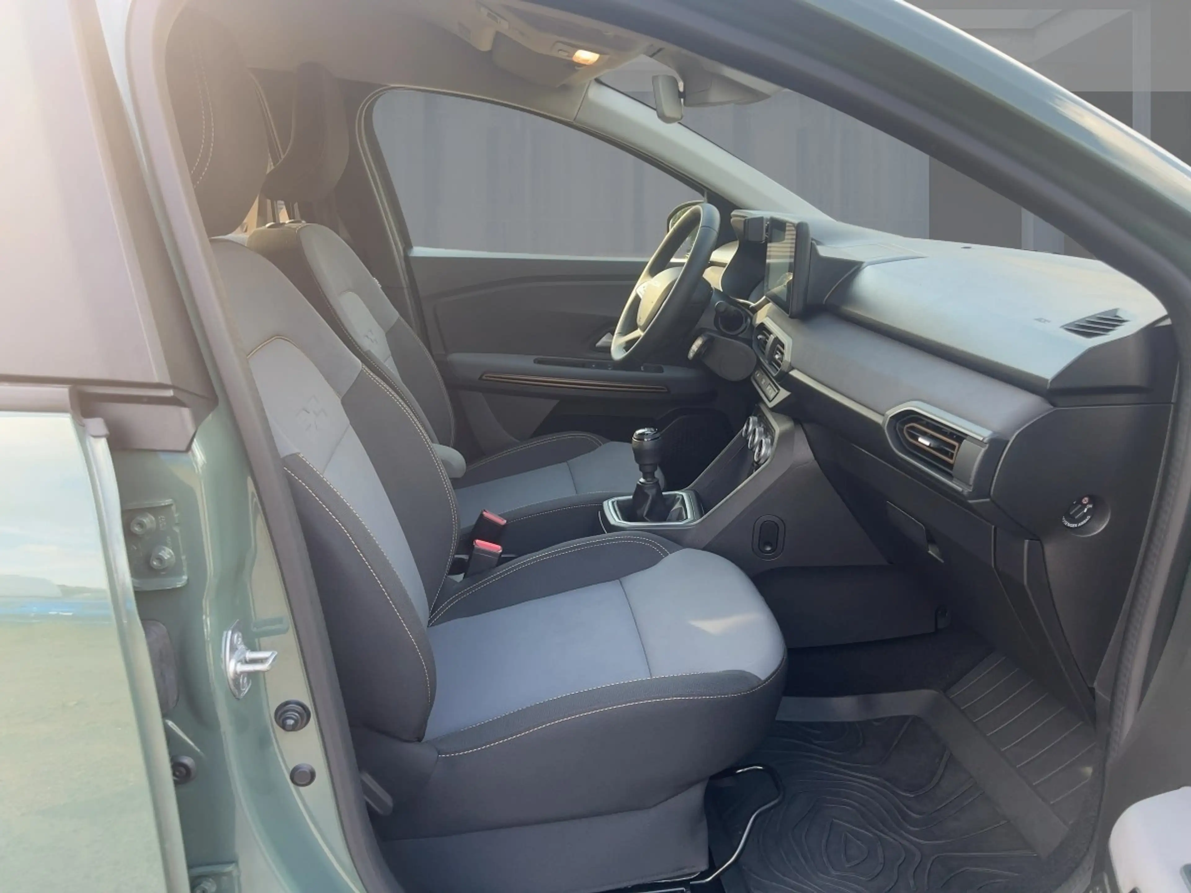 Dacia Jogger 1.0 TCe 110 EXTREM + 7-Sitzer . — photo 8