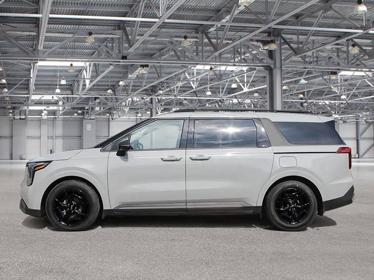 Kia Carnival снимка Kia Carnival