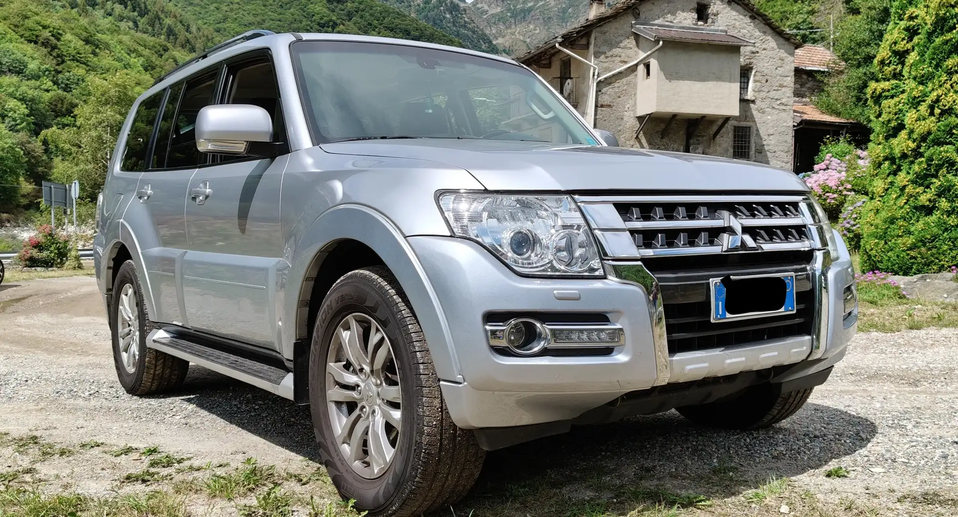 Mitsubishi Pajero Pajero 3.2 cr Instyle 190cv 5p auto Argintiu - 1
