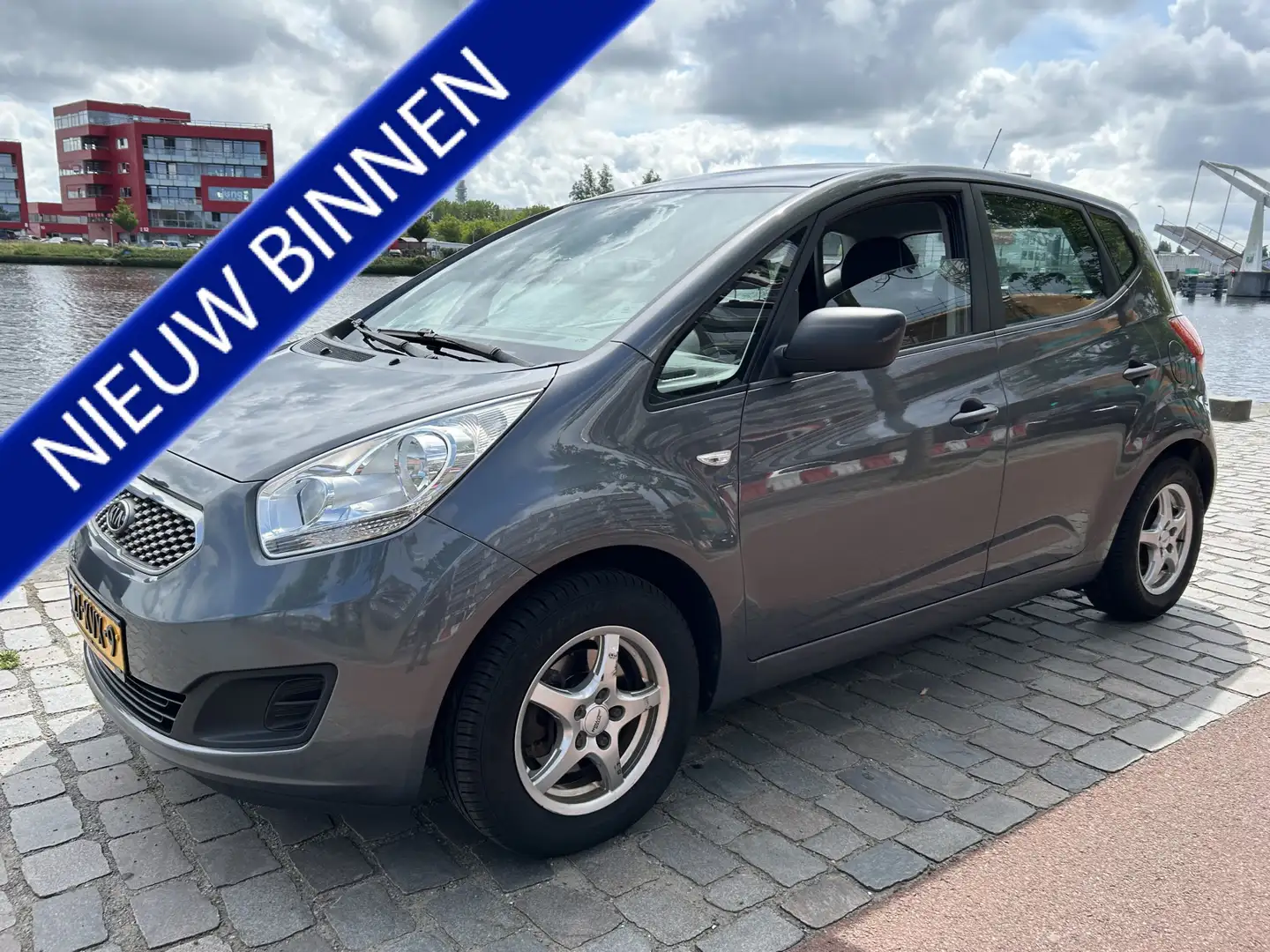 Kia Venga 1.4 CVVT X-tra Airco Trekhaak APK Keurige auto Grijs - 1