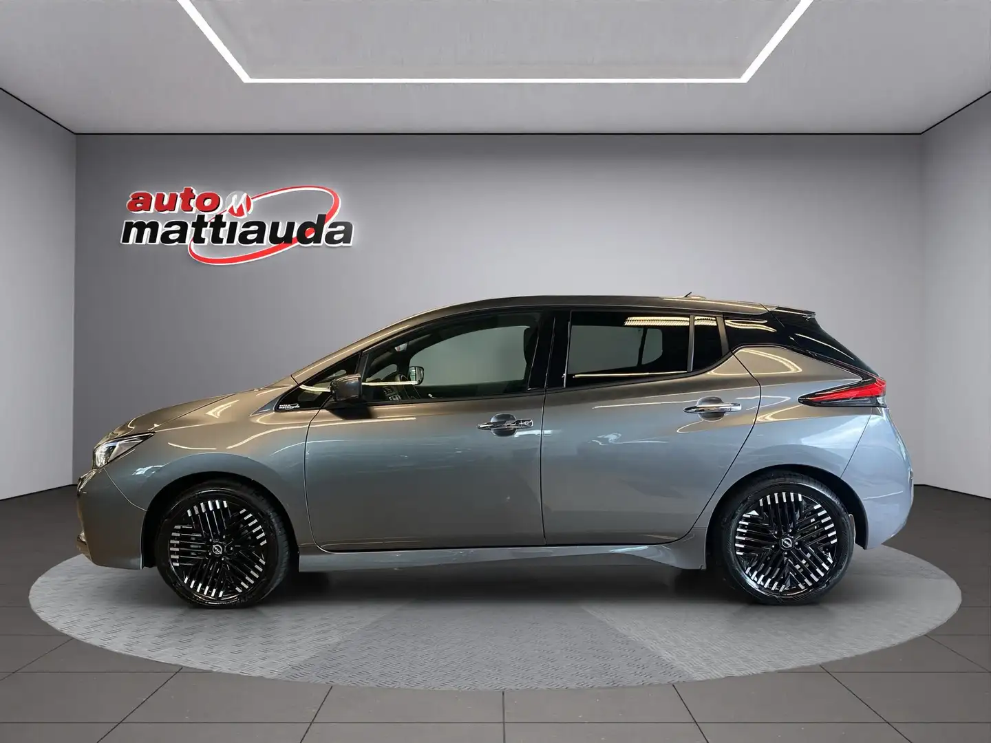 Nissan Leaf Leaf 40kWh N-Connecta 150cv Сірий - 2