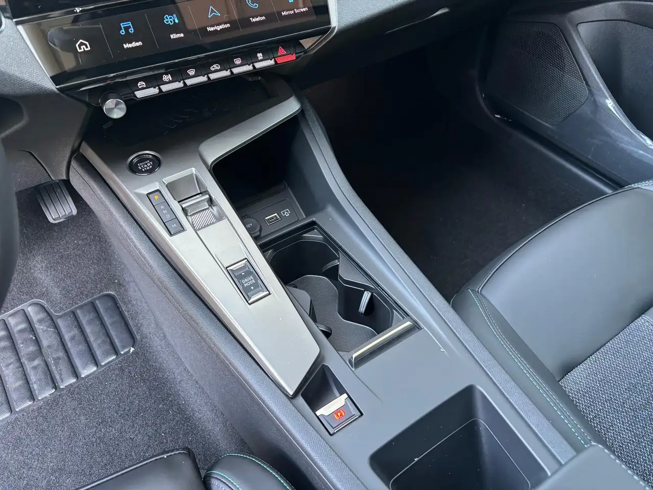 Peugeot 308 SW Allure BHDi 130 EAT8 ACC Winter Navi LED, миниатюра 21