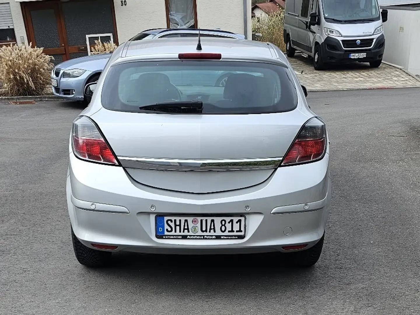 Opel Astra GTC 1.6 Sport Silber - 2