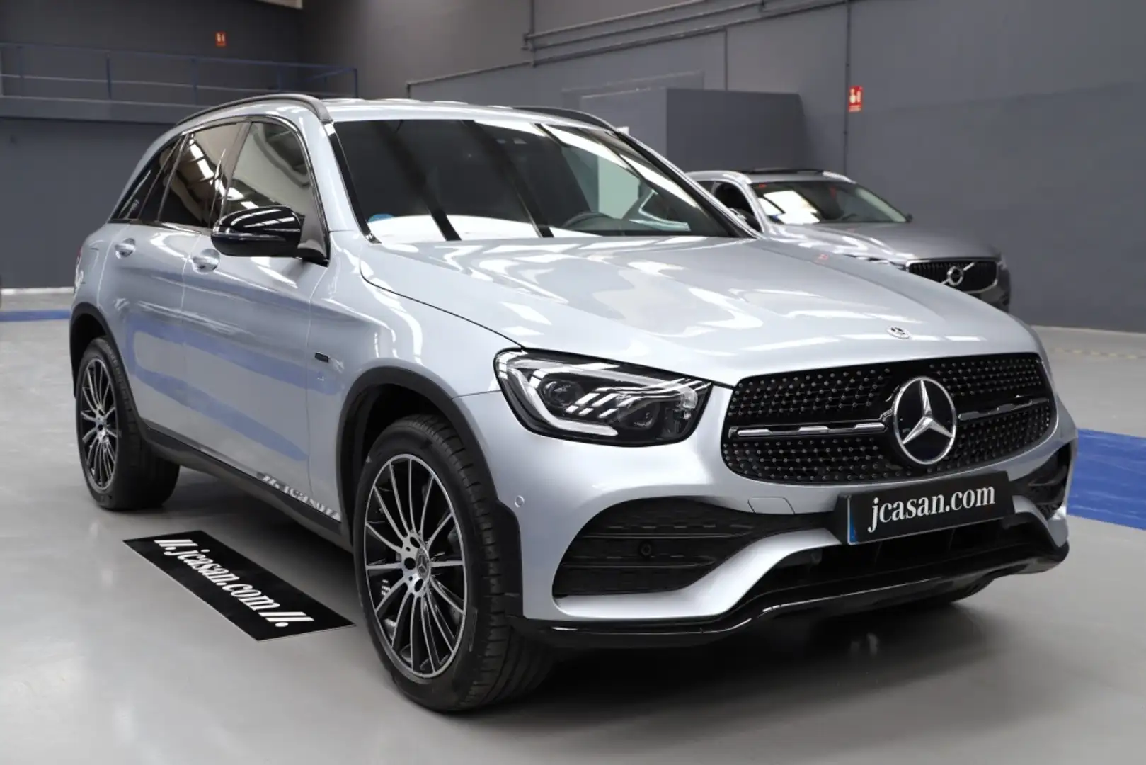 Mercedes-Benz GLC 300 300e 4Matic 9G-Tronic Gris - 2
