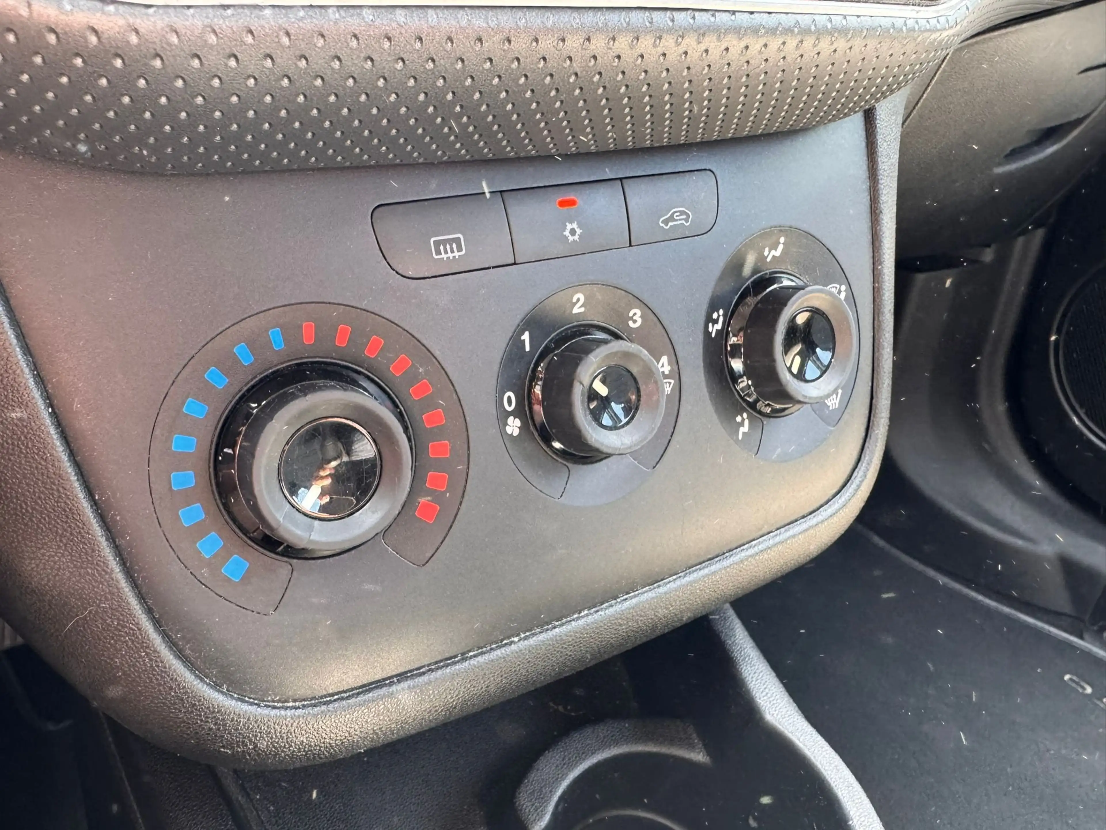 Fiat Punto Evo 🟩1.3 DIESEL 95CV - BOITE AUTOMATIQUE - AIRCO — photo 10