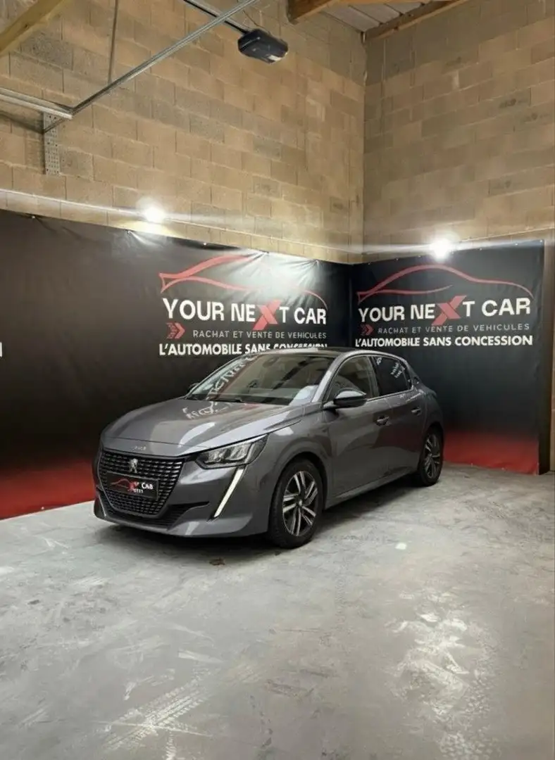 Peugeot 208 1.2L PURETECH TURBO Zwart - 1