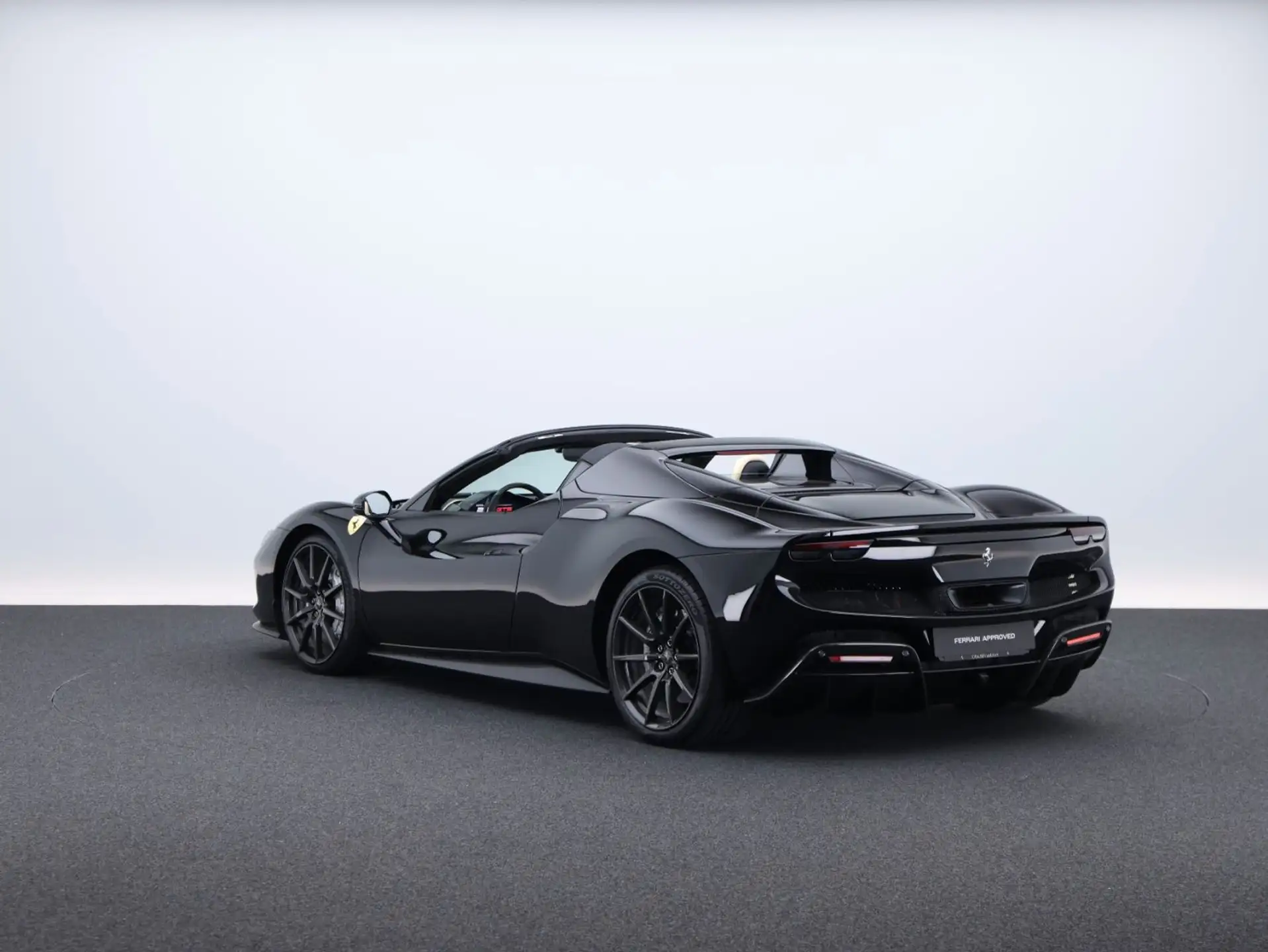 페라리 296 GTS 2023 검정 사진 7