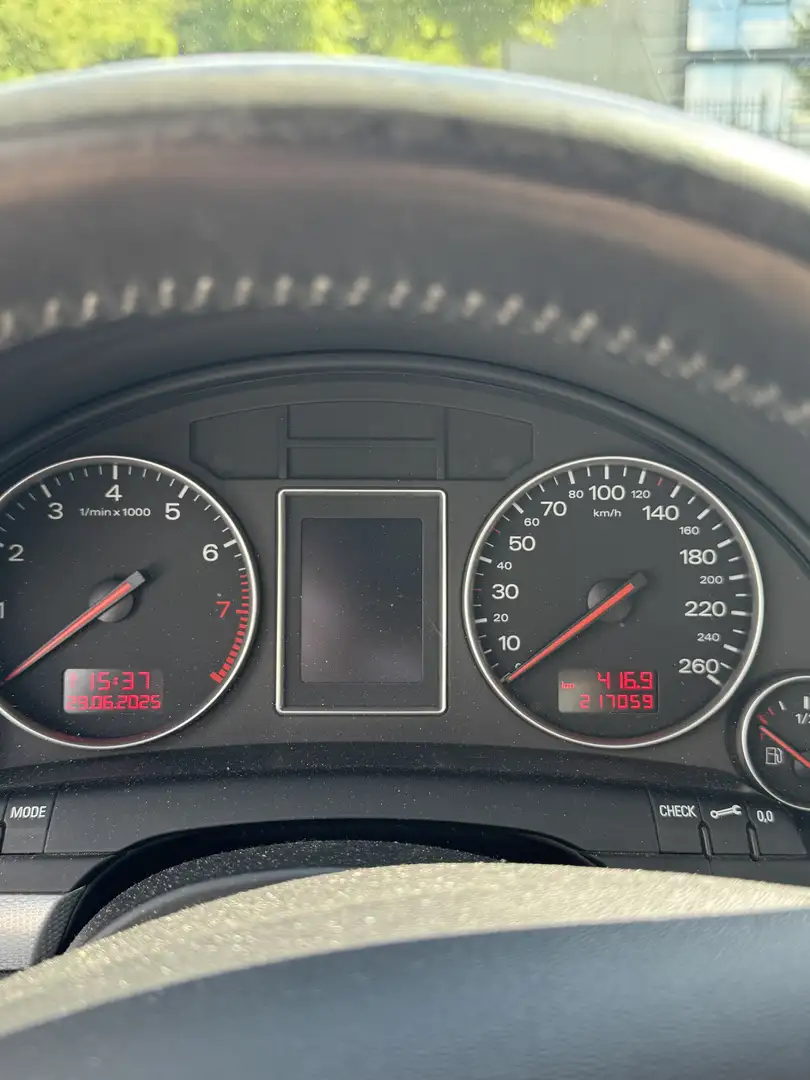 Audi A4 2.0 - HU Neu - 1. Hand Grijs - 2