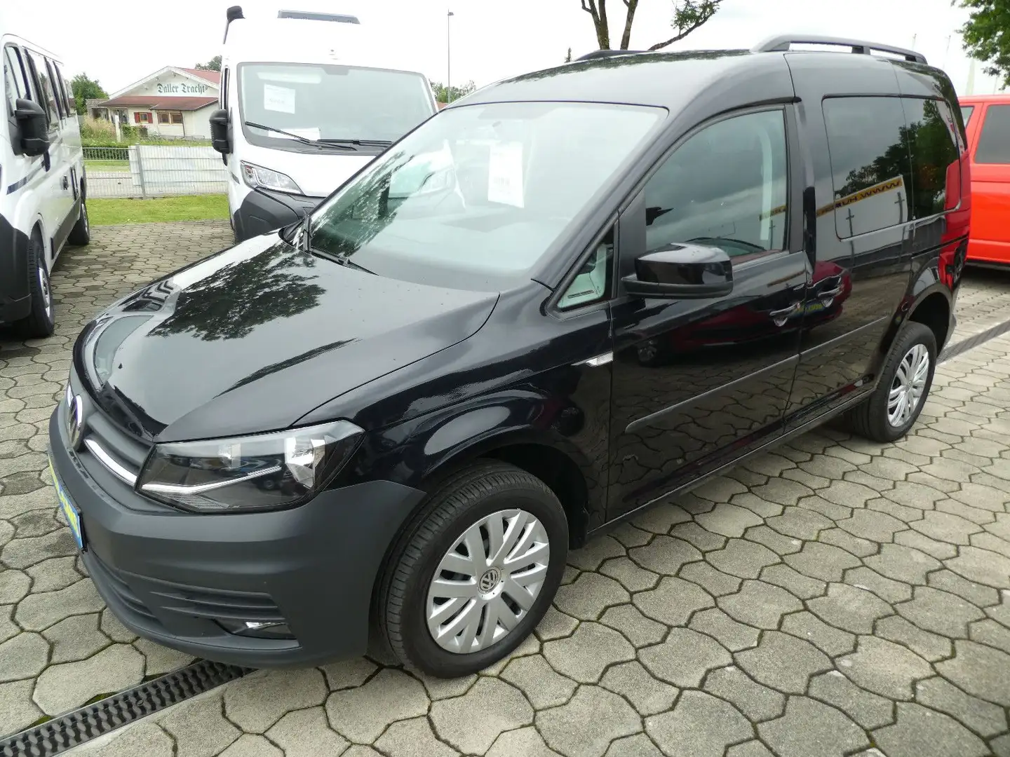 Volkswagen Caddy 2,0 TDI 4Motion STANDHZG+NAVI Schwarz - 2