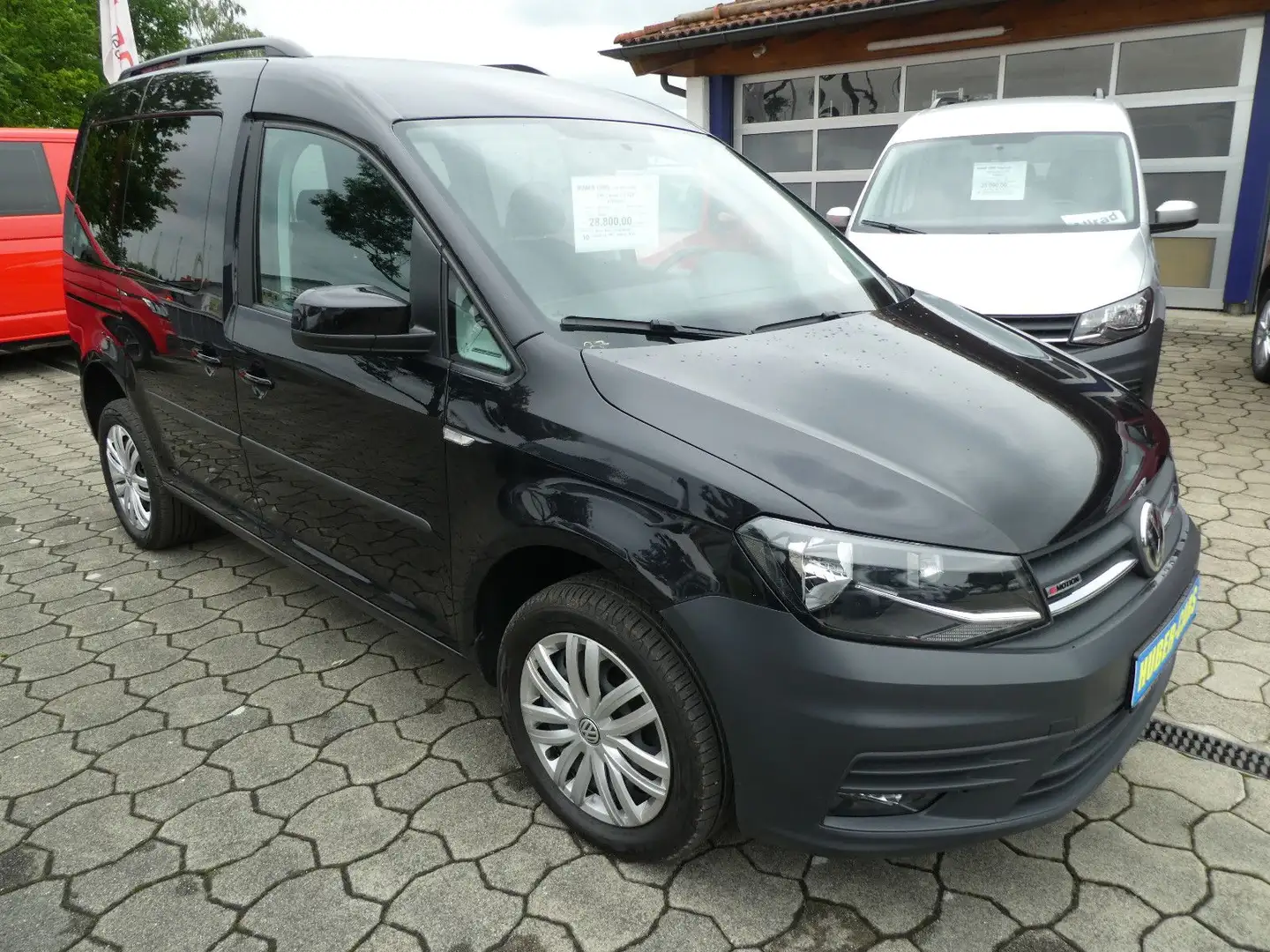Volkswagen Caddy 2,0 TDI 4Motion STANDHZG+NAVI Schwarz - 1