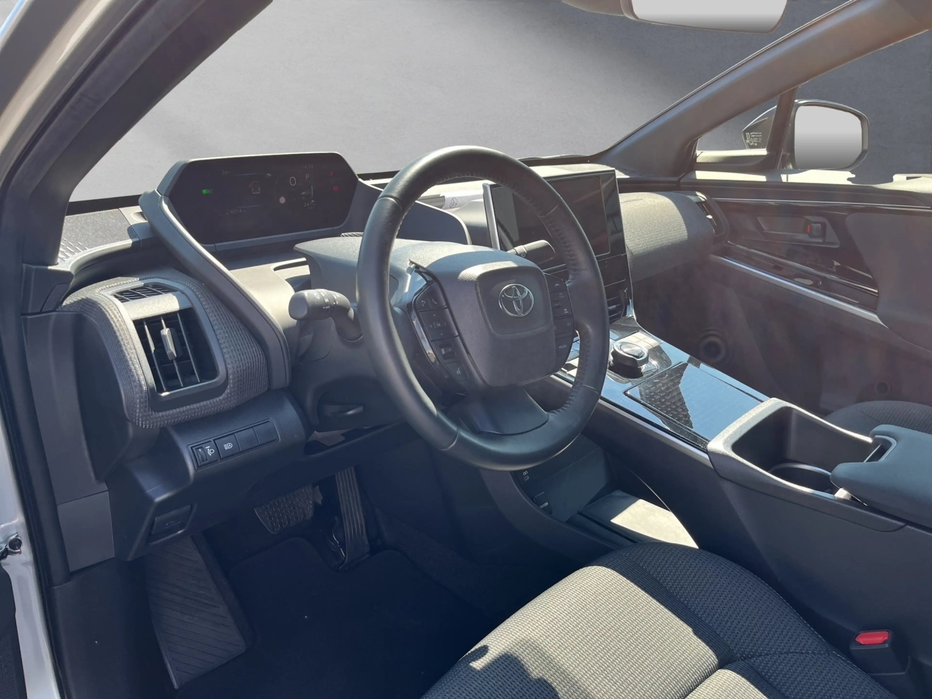 Toyota bZ4X FWD Carplay*Klima*LED*TOP* — photo 9
