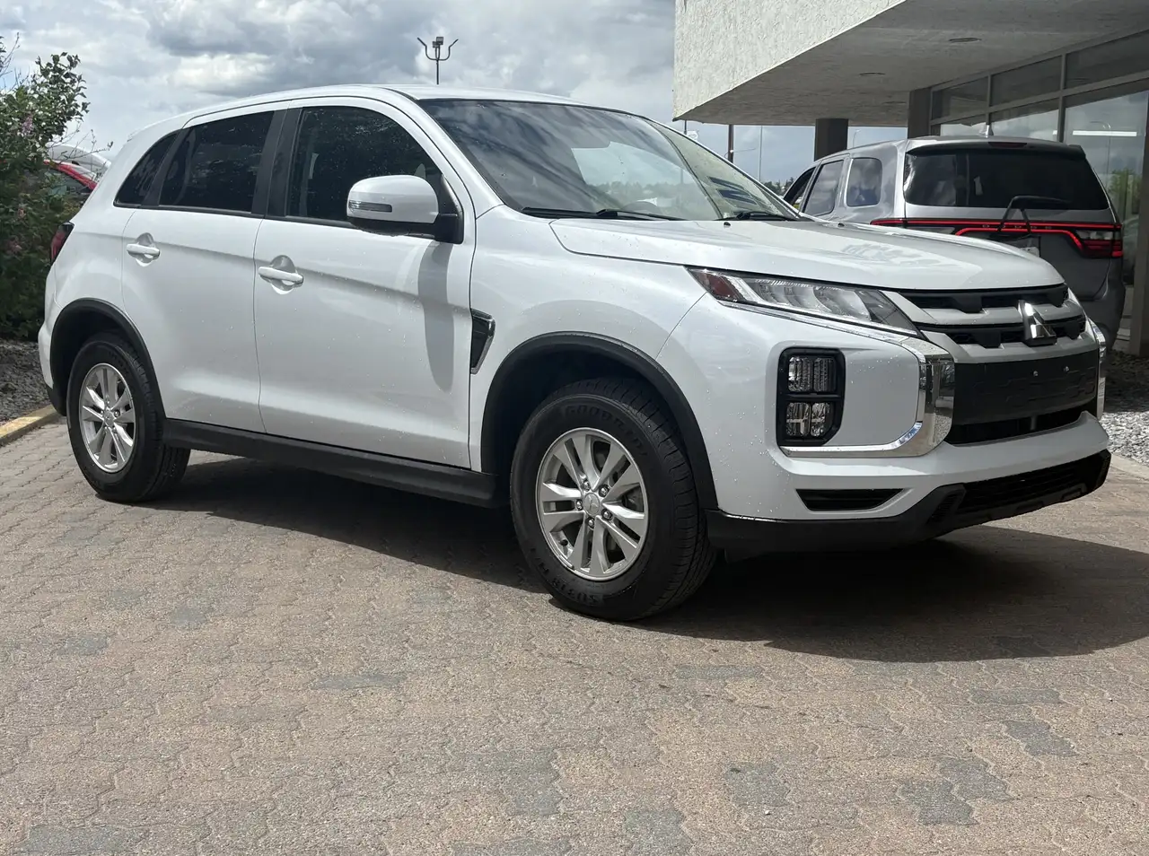 Mitsubishi RVR снимка Mitsubishi RVR