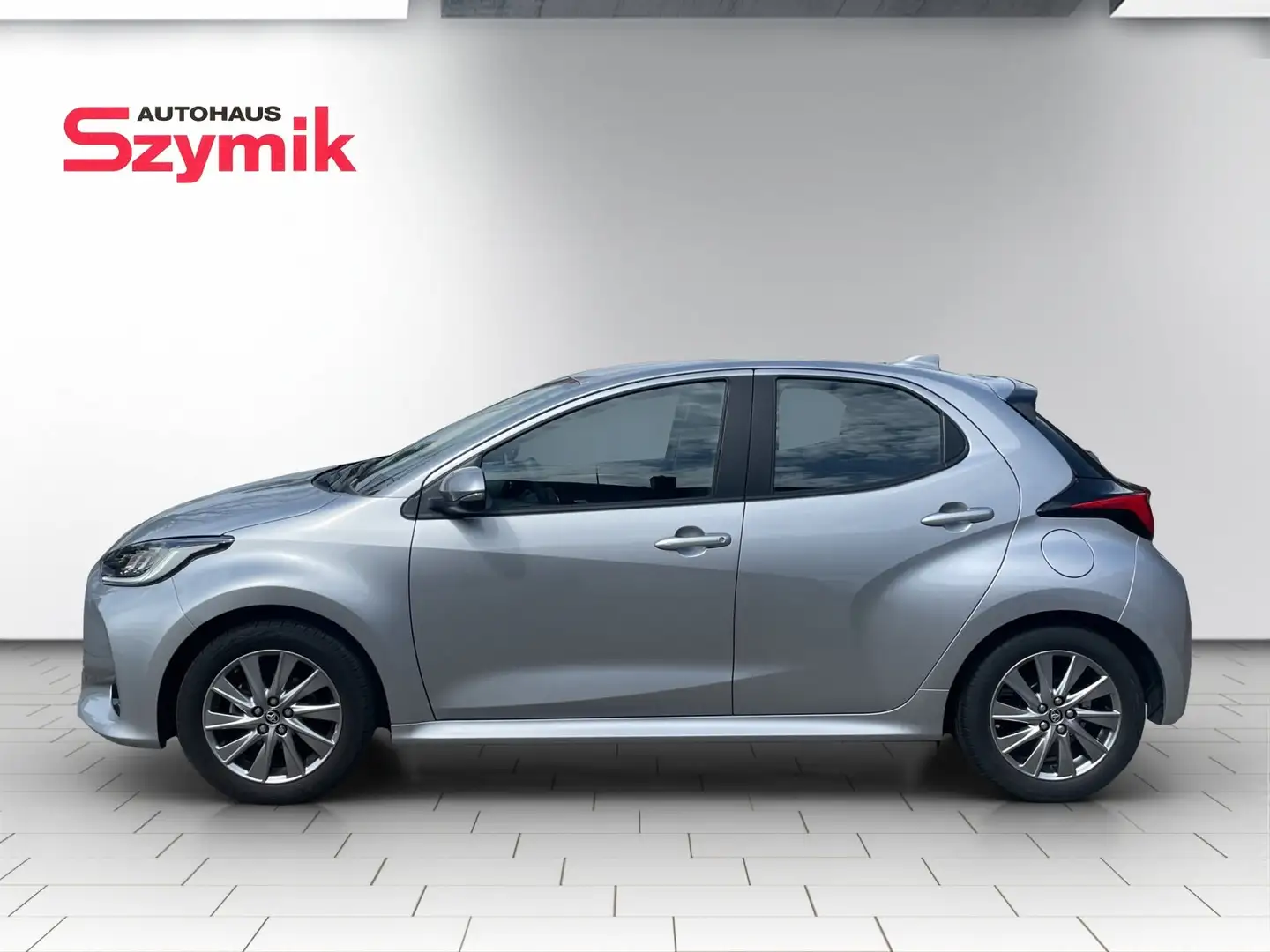 Toyota Yaris 1.5 Smart Zilver - 2