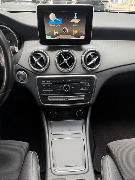 Mercedes-Benz GLA 250 Urban Automatik — photo 12