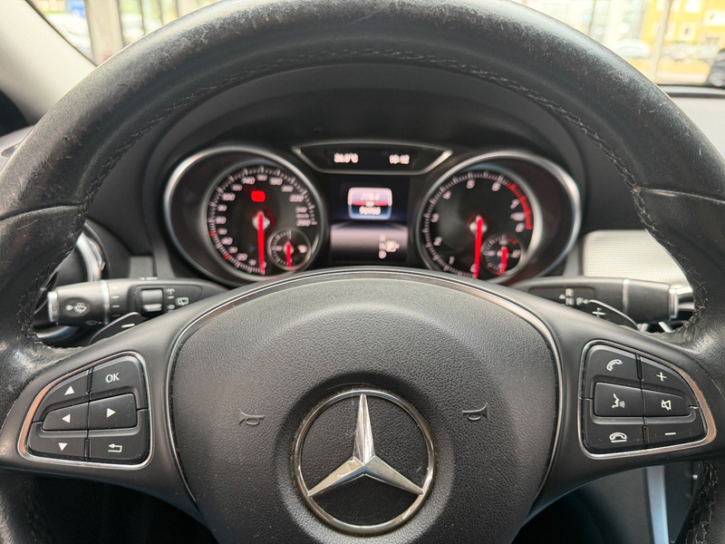 Mercedes-Benz GLA 250 Urban Automatik — photo 10
