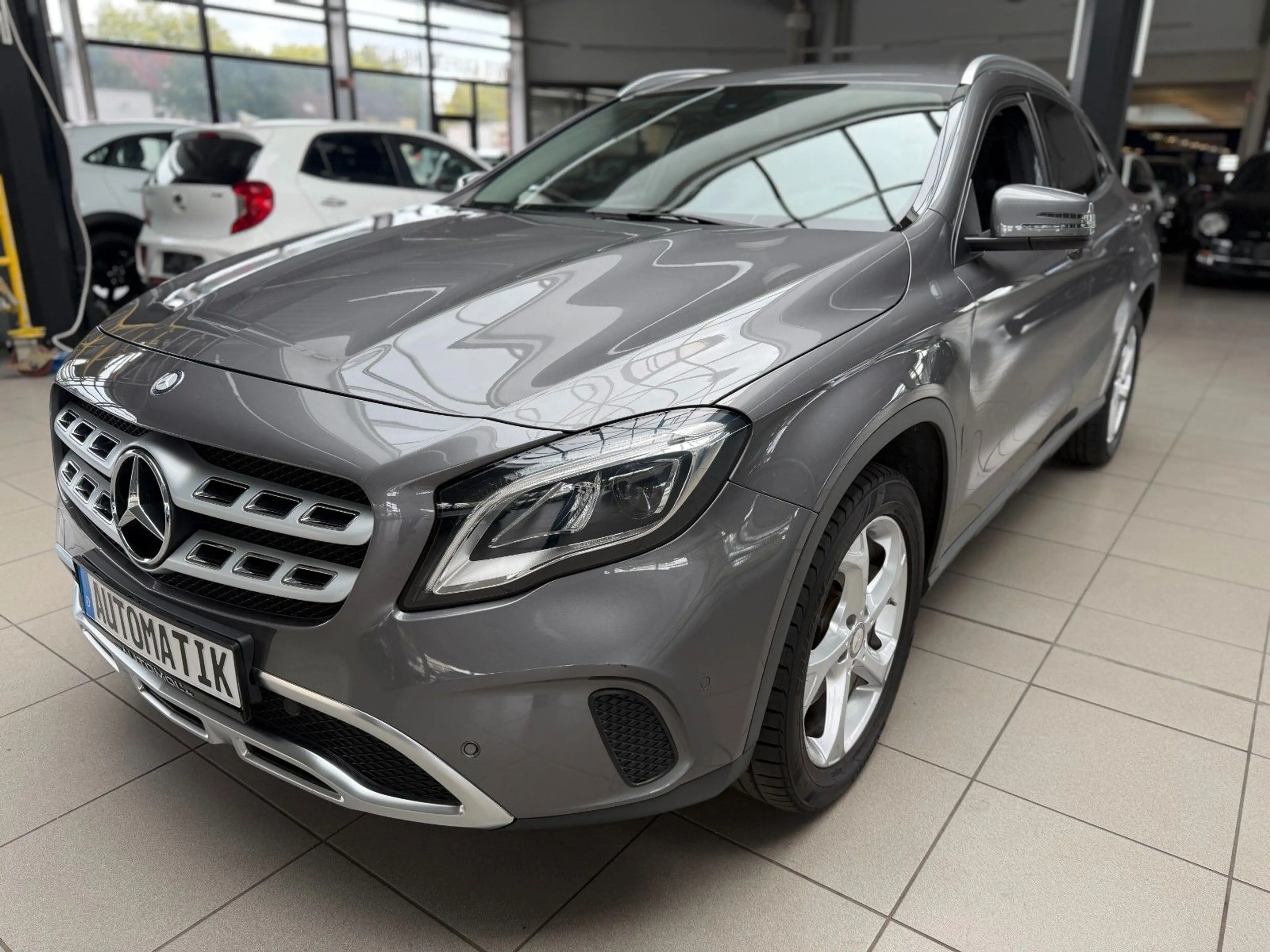 Mercedes-Benz GLA 250 Urban Automatik