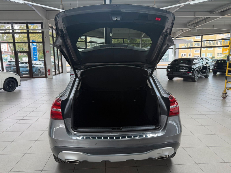 Mercedes-Benz GLA 250 Urban Automatik — photo 7