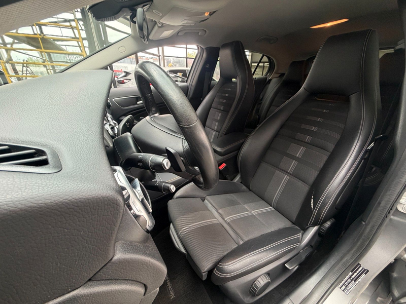 Mercedes-Benz GLA 250 Urban Automatik — photo 14