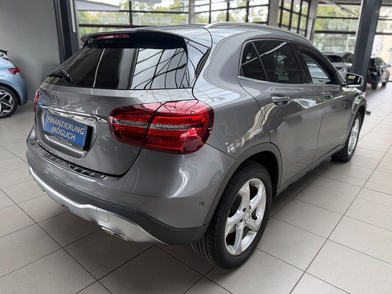 Mercedes-Benz GLA 250 Urban Automatik — photo 5
